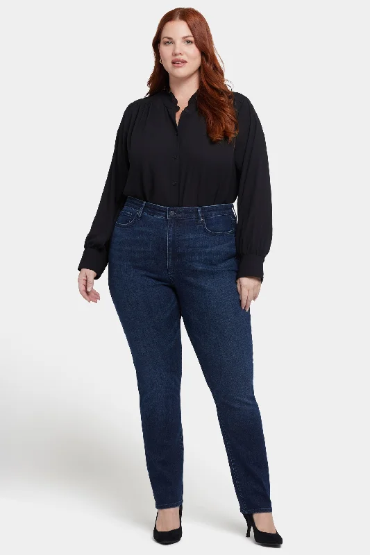 Sheri Slim Jeans In Plus Size - Basin